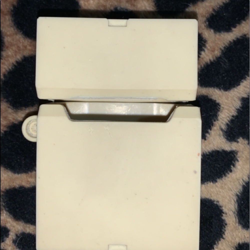 airpod case - Picture 4 of 4